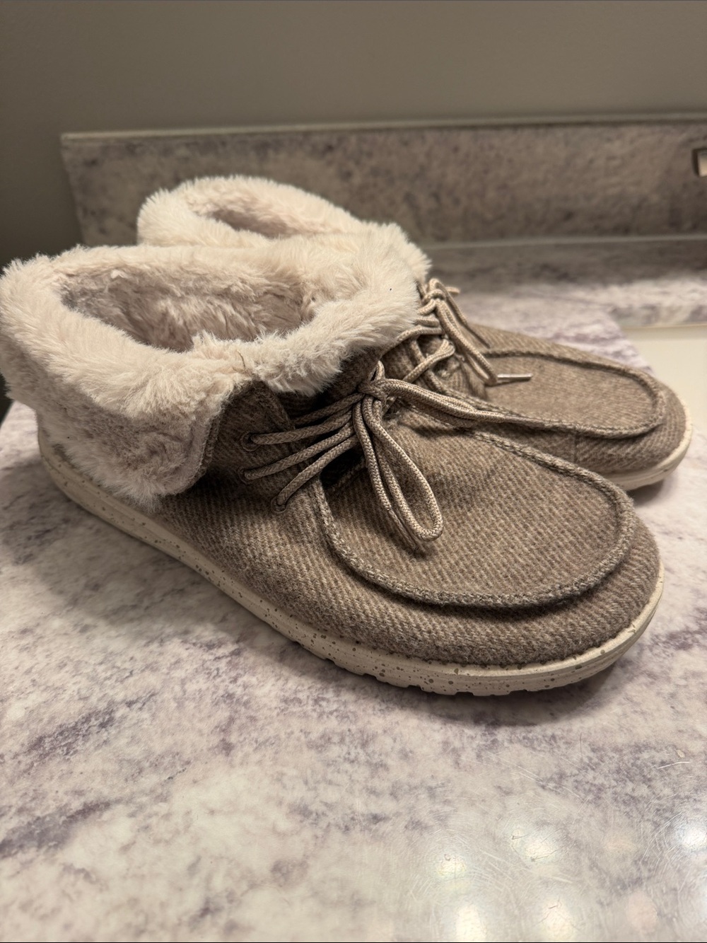 Hey Dude Womens Britt Beige Moccasin Loafer Boots Fuzzy Lining Lace Up size 10